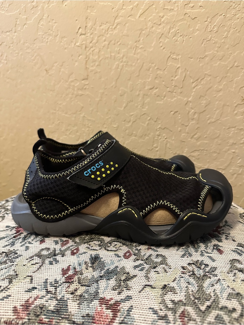 CROCS SWIFTWATER Men’s Closed Toe Sandals - Shoe Size US 8 M